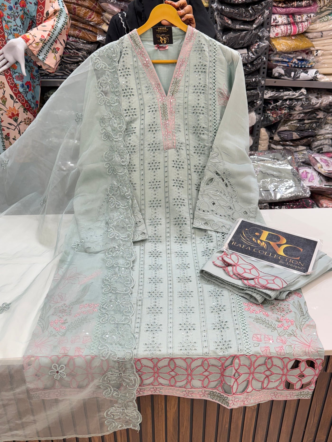 Pakistani Formals Suits 2571