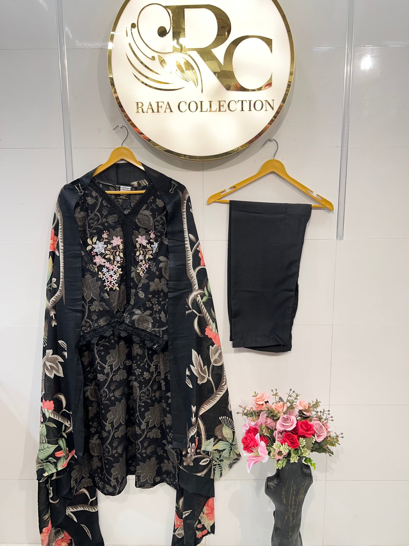 Pakistani embroided suit 1993