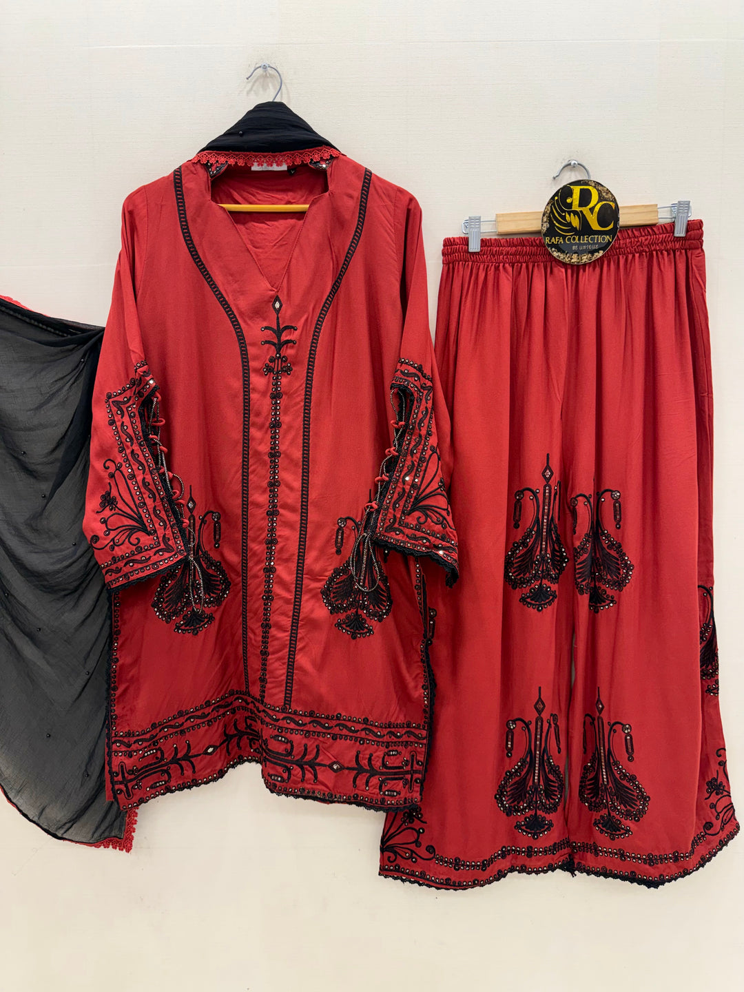 Embroided Pakistani suits