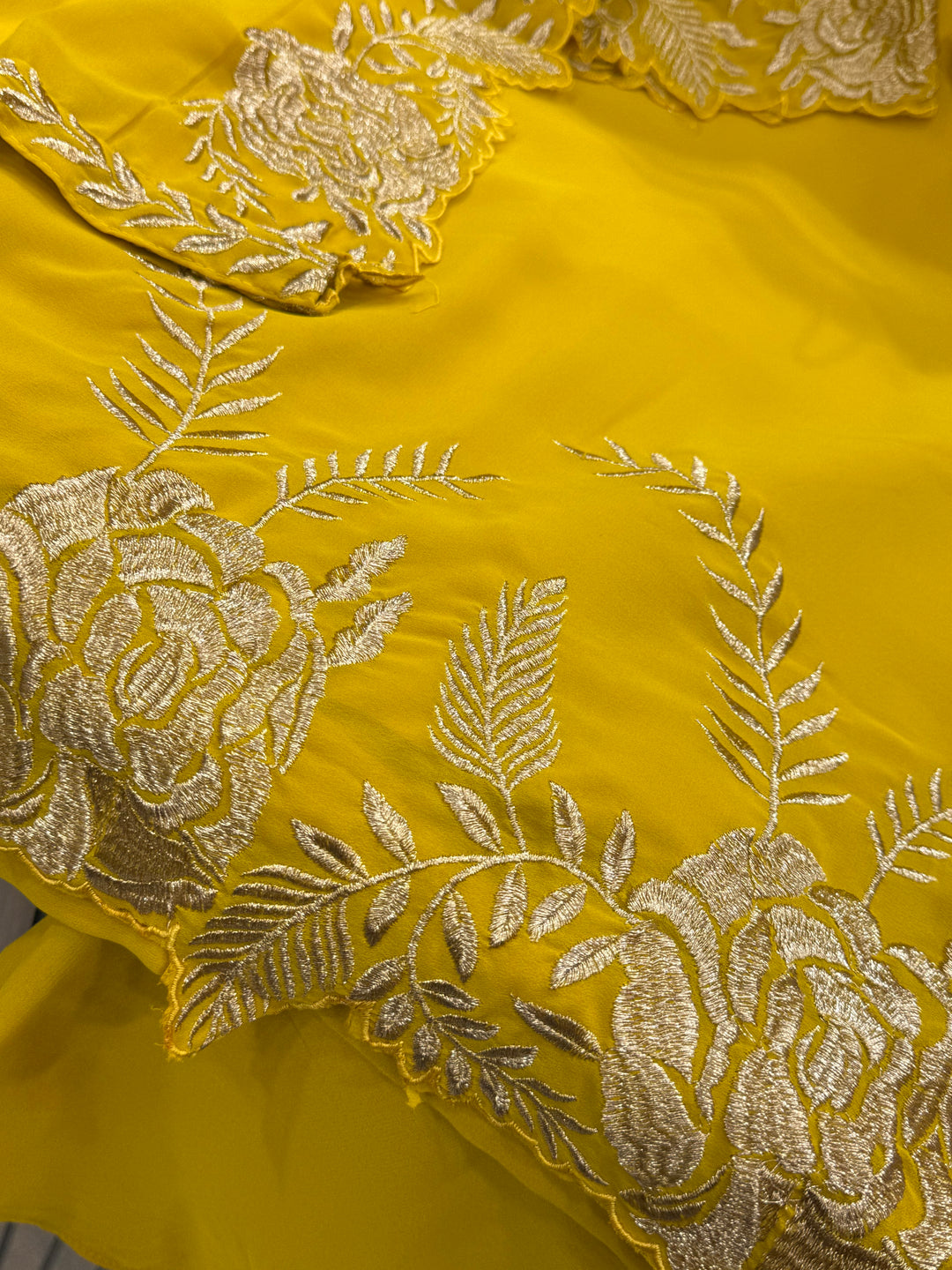 Georget embroidered suits 2844