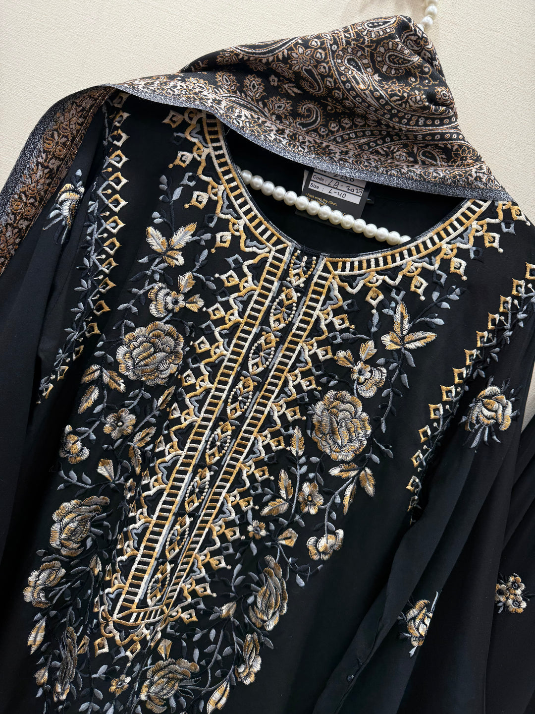 Embroidered pashmina suits 7027