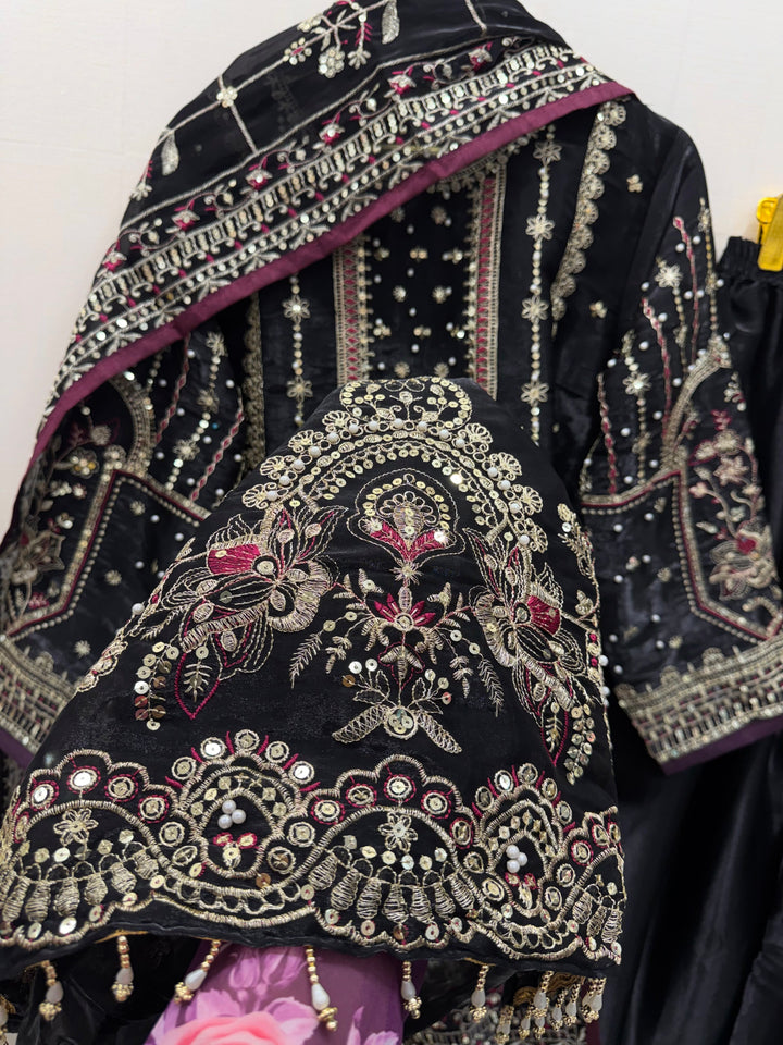 Pakistani ethnic suits 7006