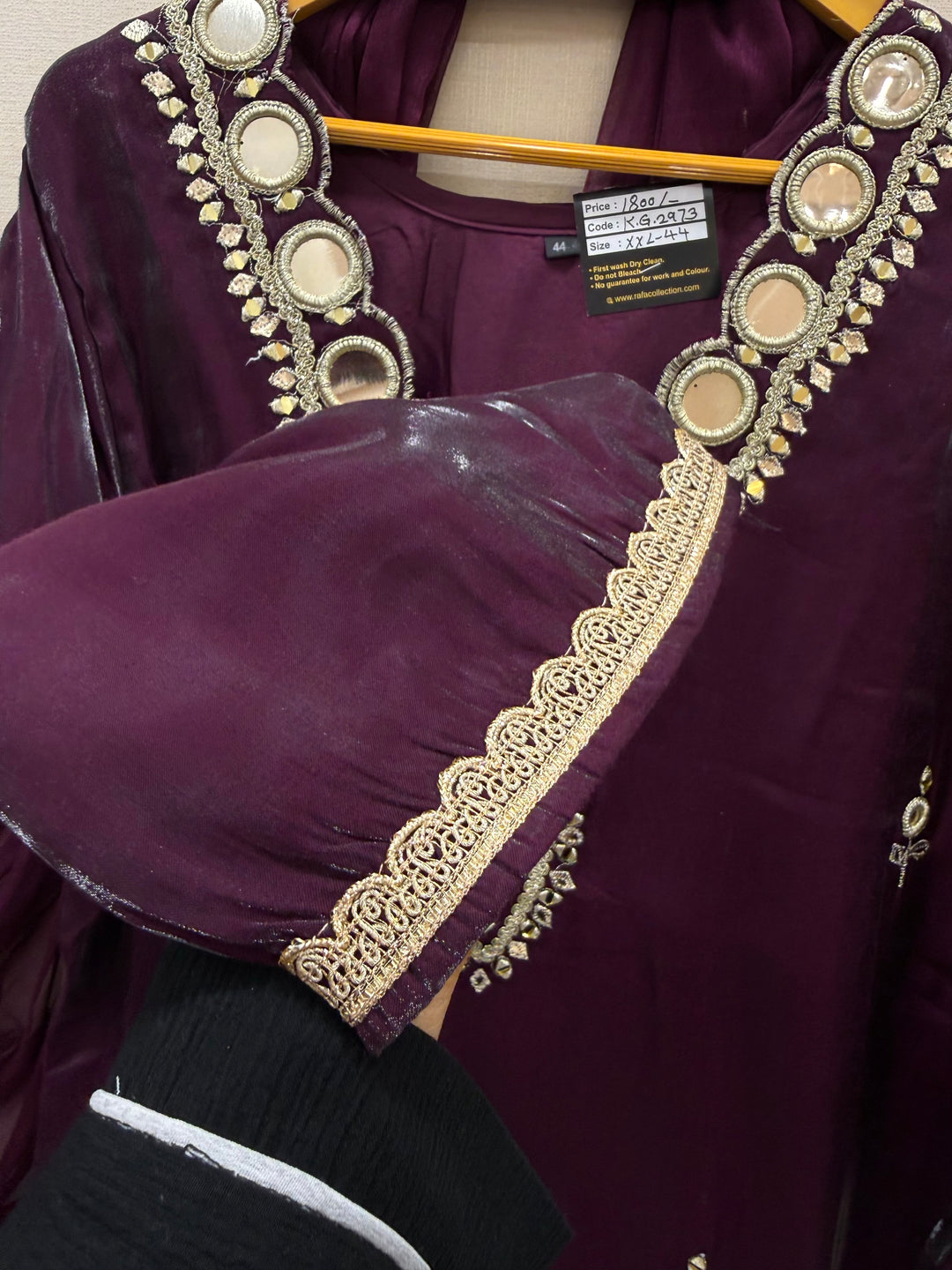 mirror viral Suits 2973