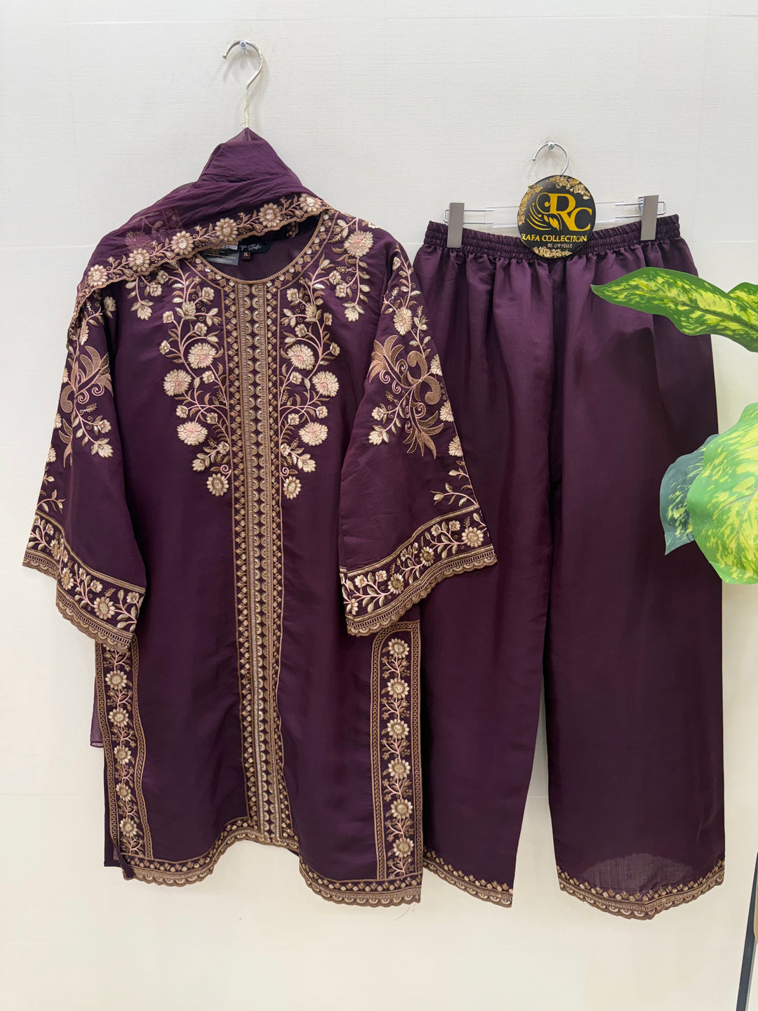 Pakistani embroidered suits 2986