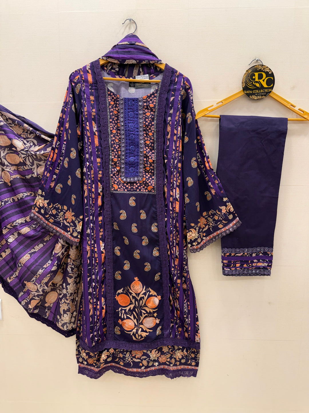 The Hermitage lawn suits 3008