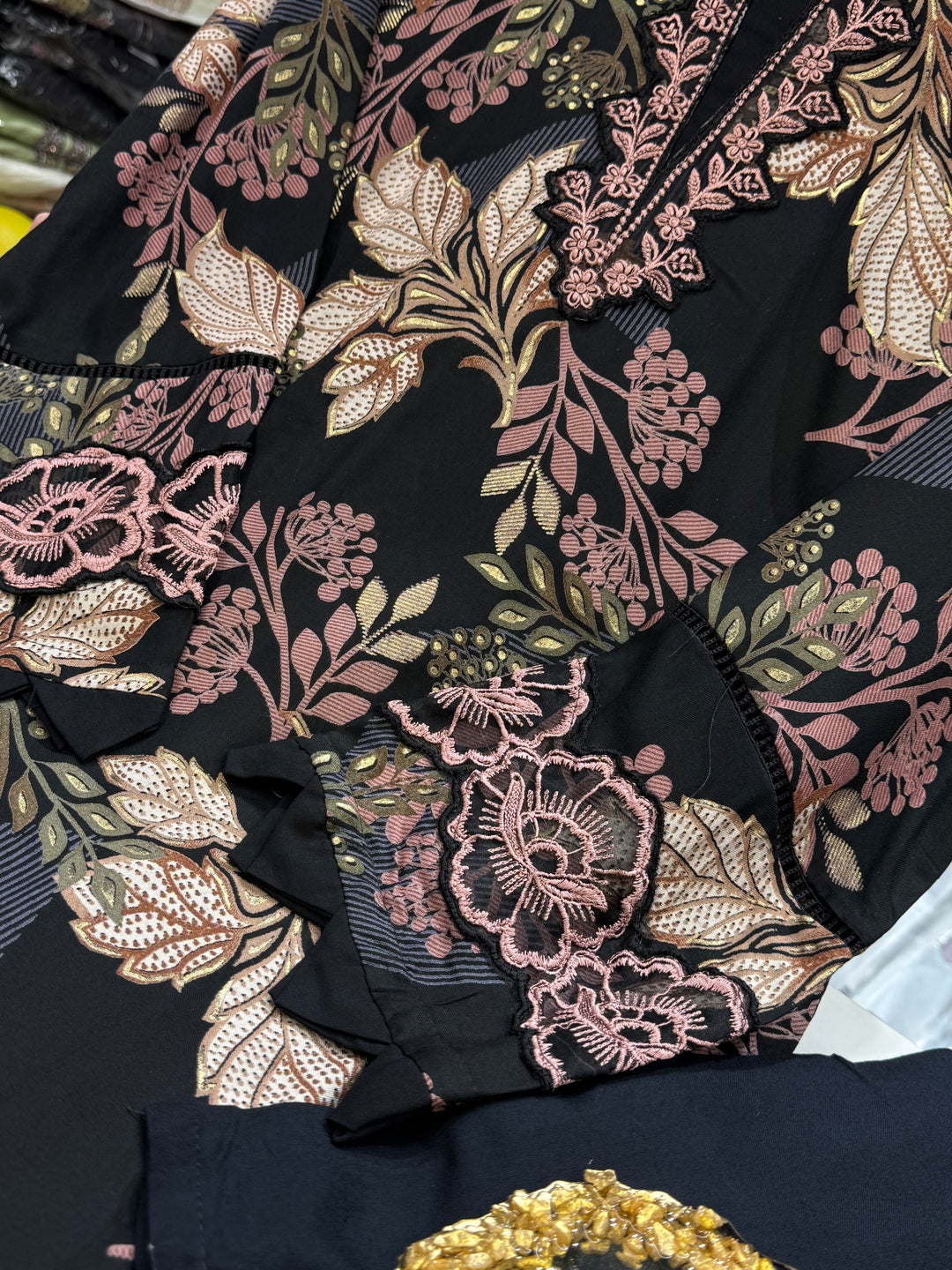 Pakistani cutwork suits 3119