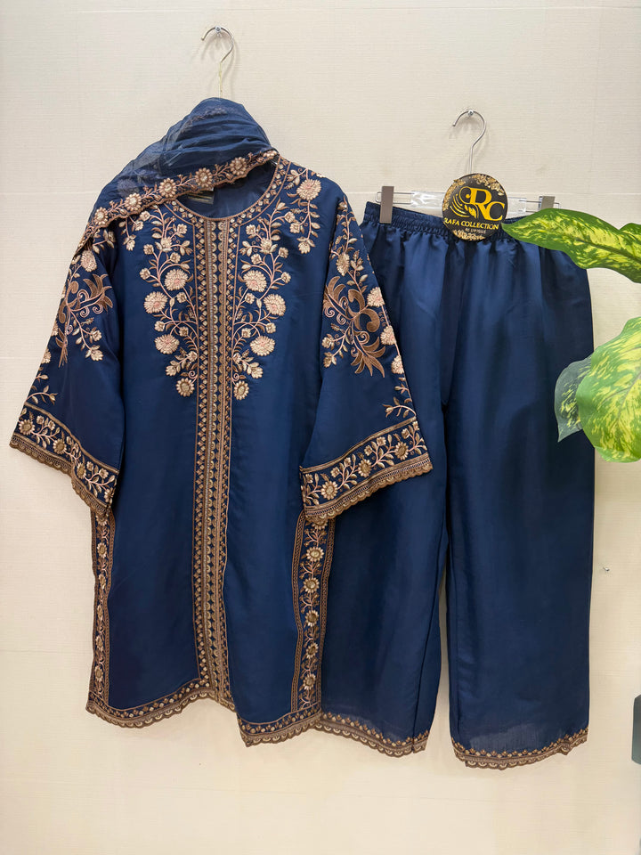 Pakistani embroidered suits 2986