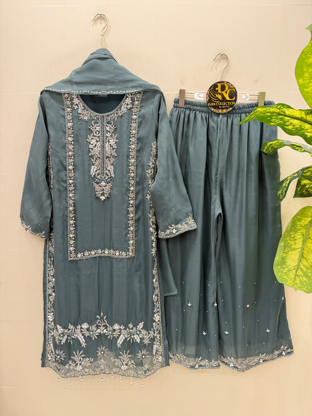 Pakistani heavy suits