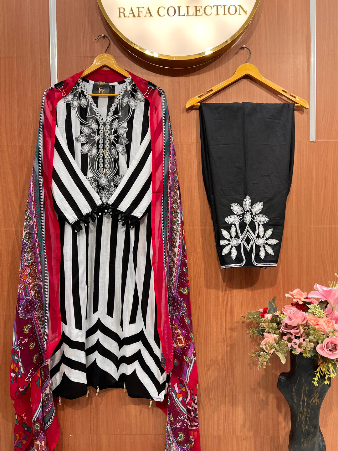 Pakistani patch work suits 2557