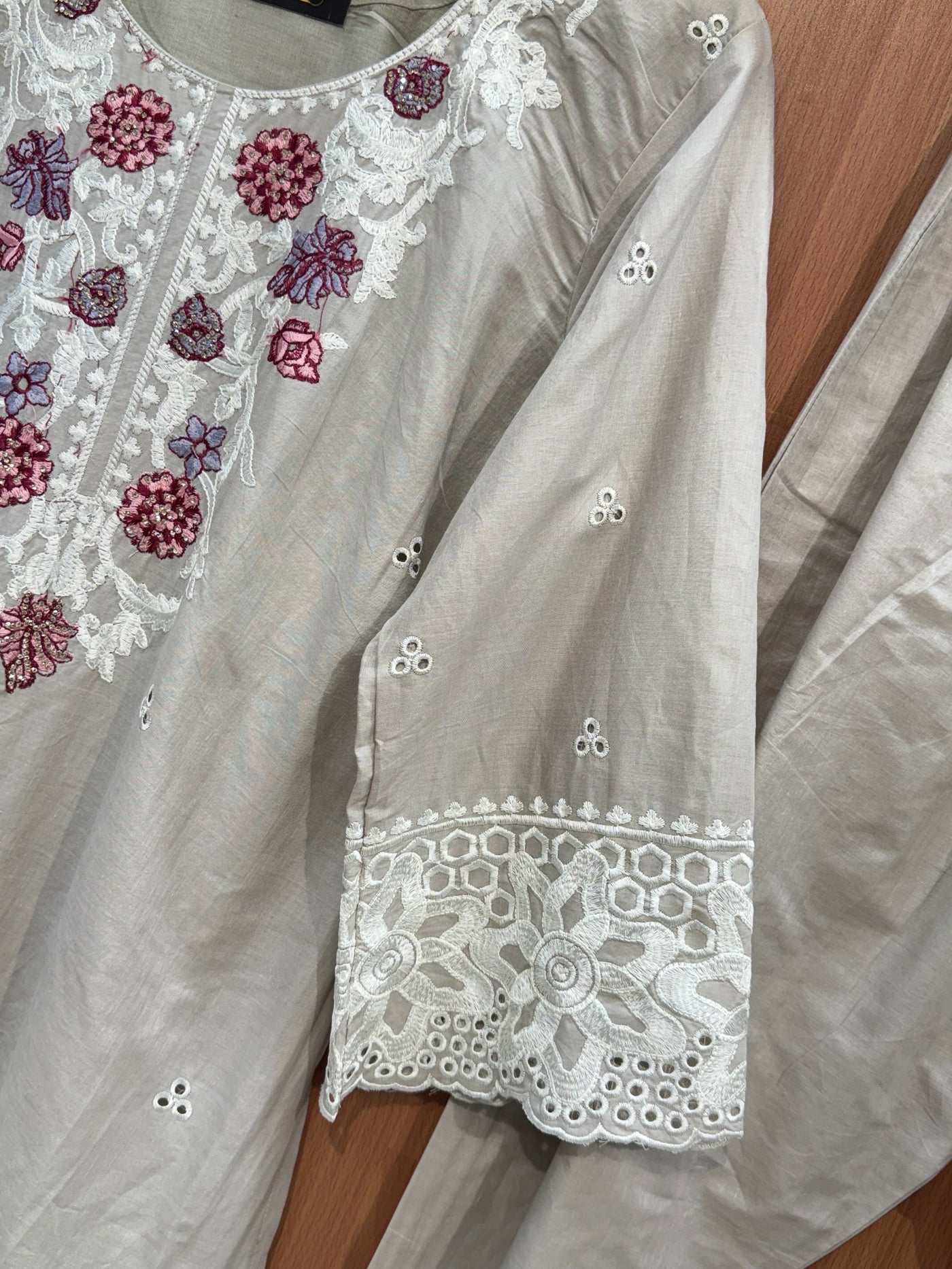 Pakistani Embroidered co-ord set 2729