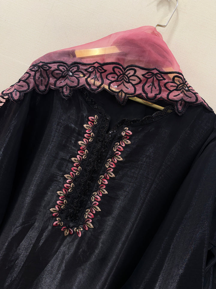 Pakistani Farshi Salwar suits