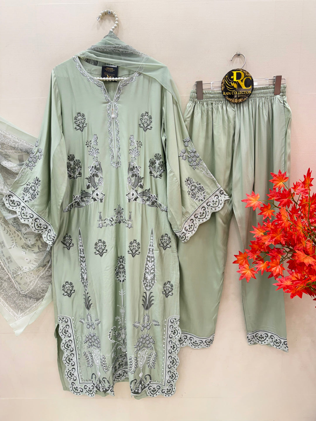 Pakistani long kaftans