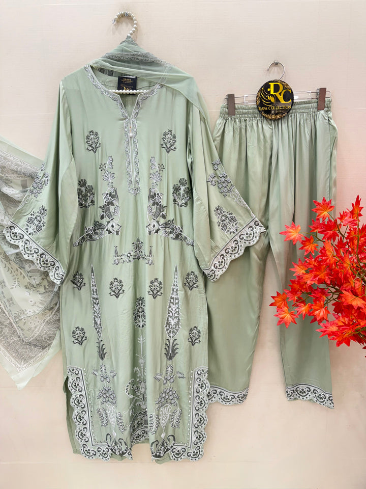 Pakistani long kaftans