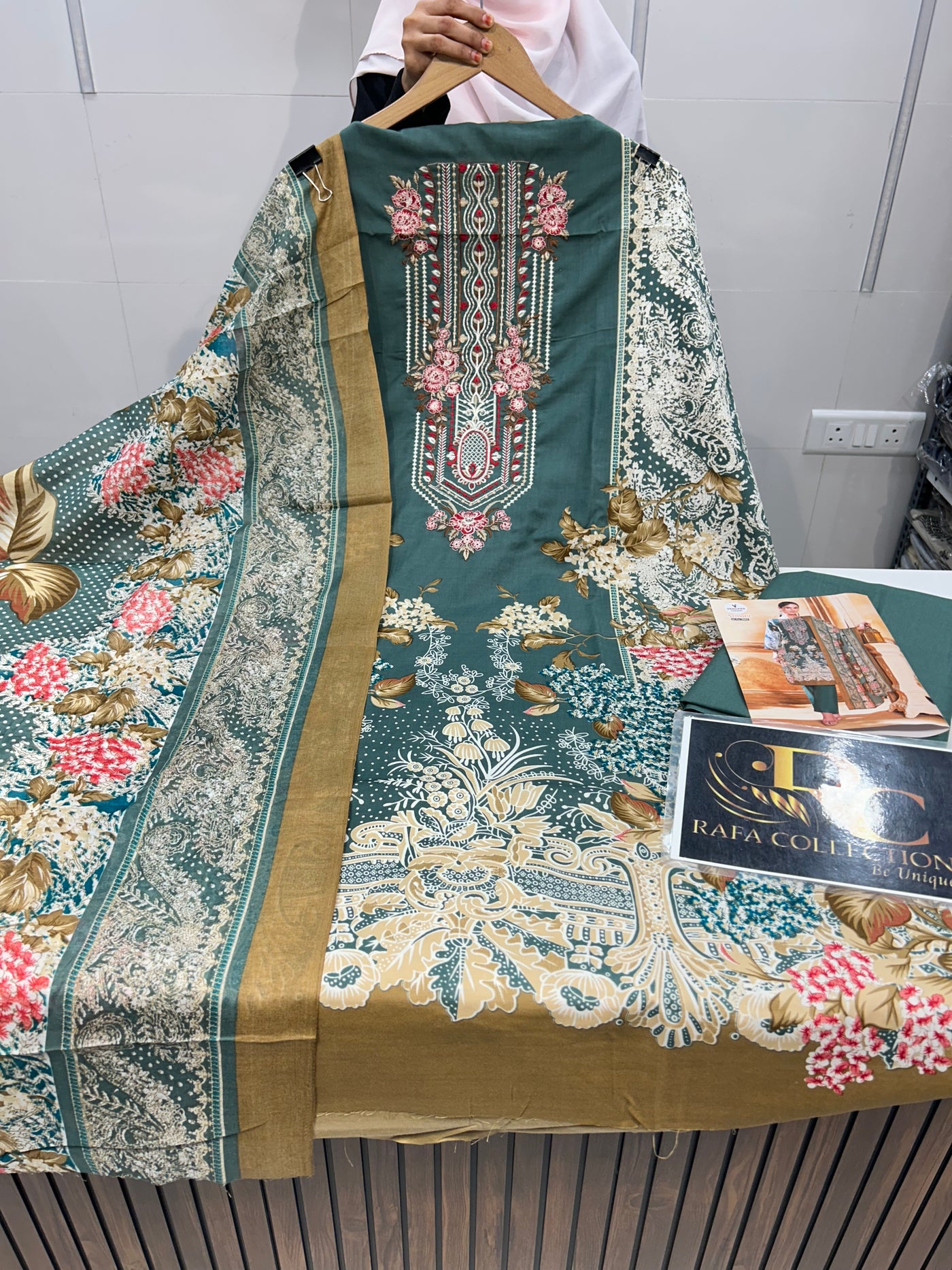 Semi Cotton embroided suit 1541