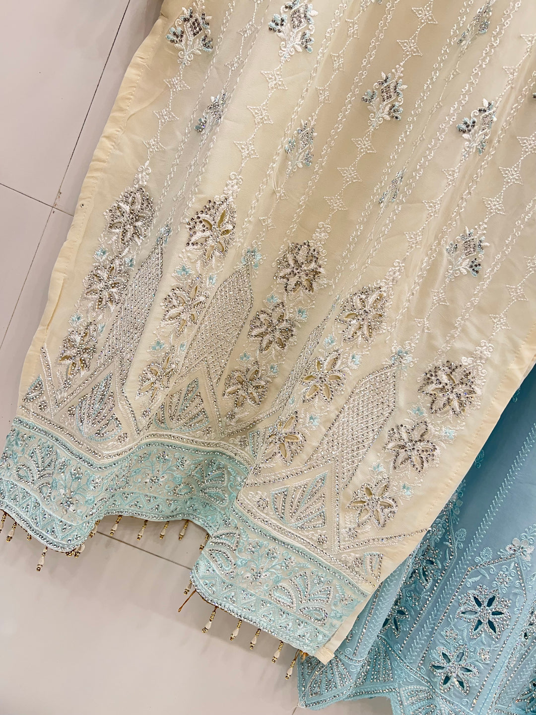 Pakistani party wear suits 2757