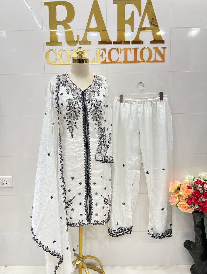 Pakistani formals suits 3126