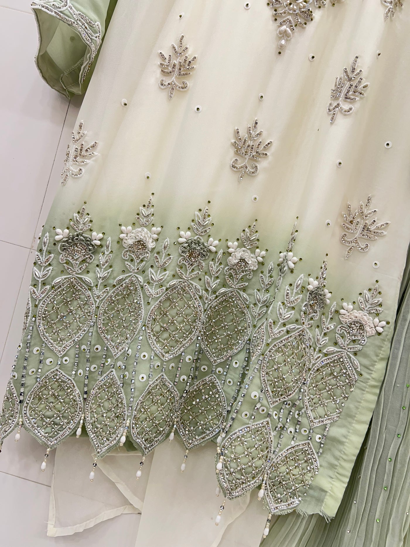Wedding luxe garara suits 28109