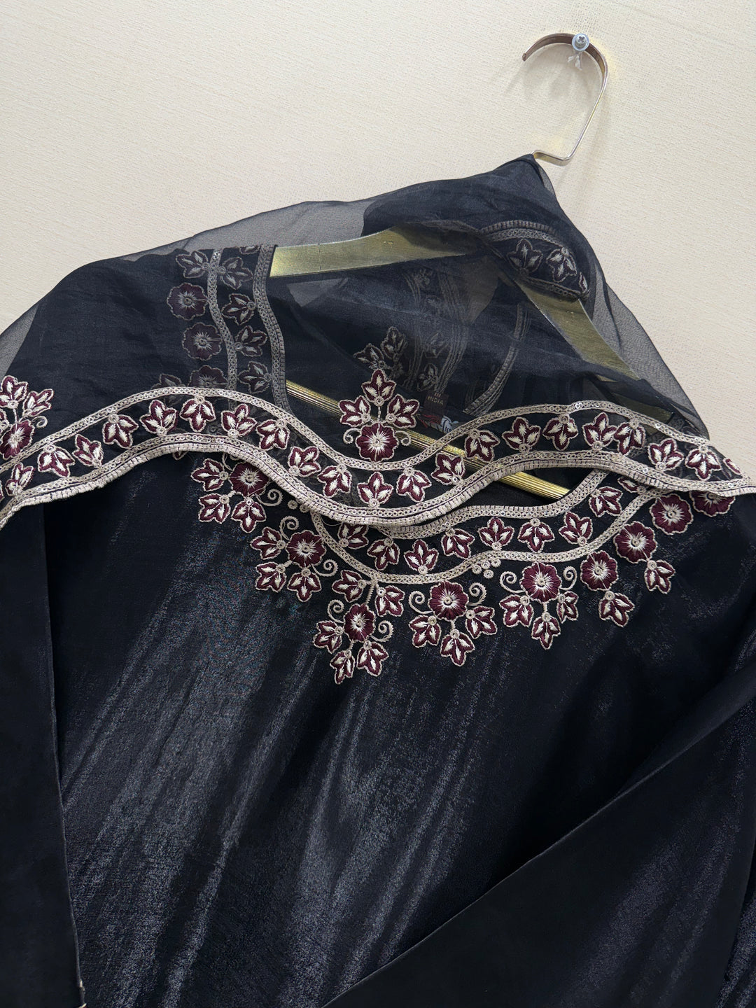 Pakistani Formal suits 2950