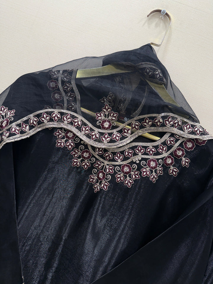 Pakistani Formal suits 2950