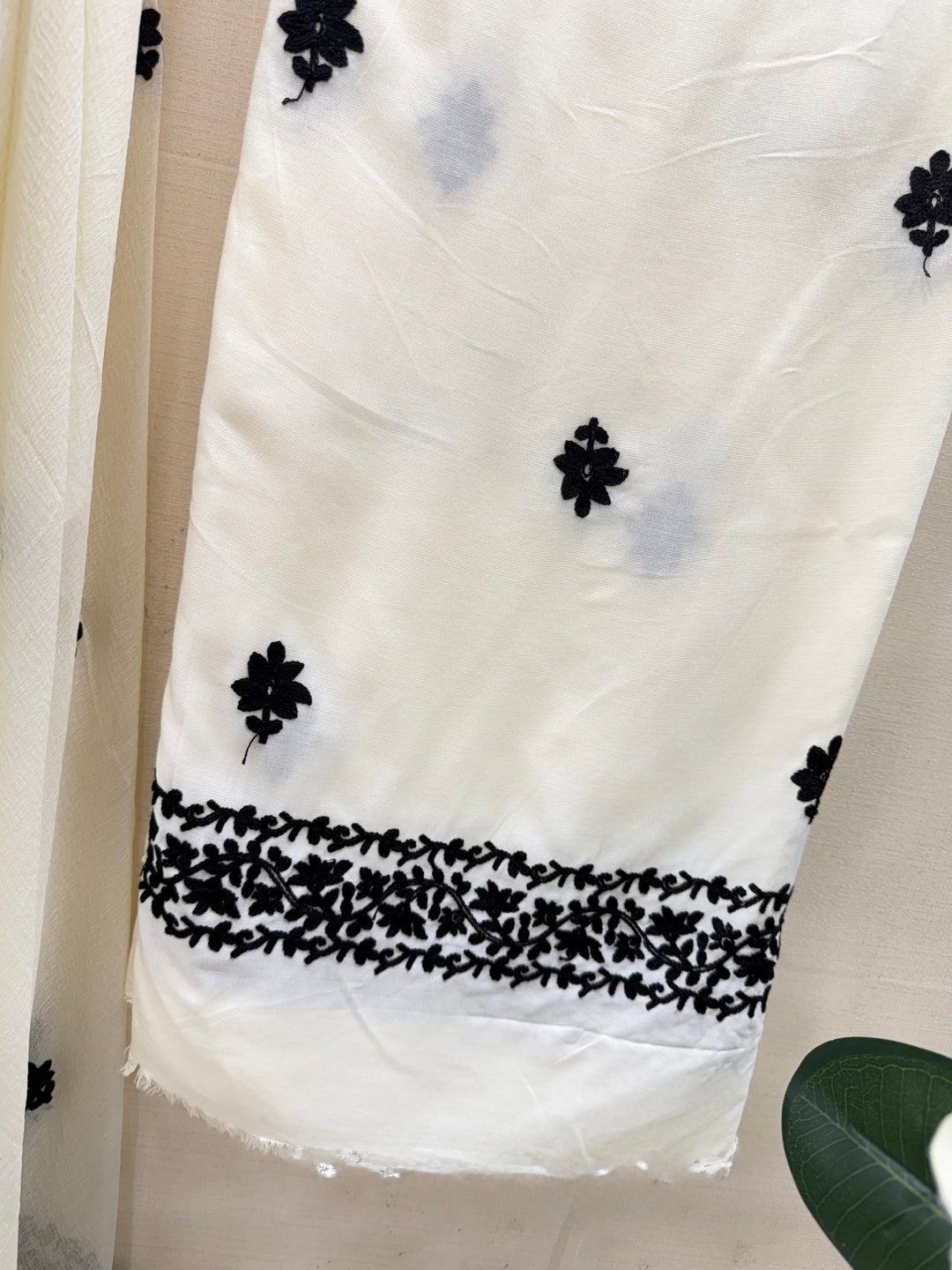 Embroidered Kashmiri Unstitched Suits
