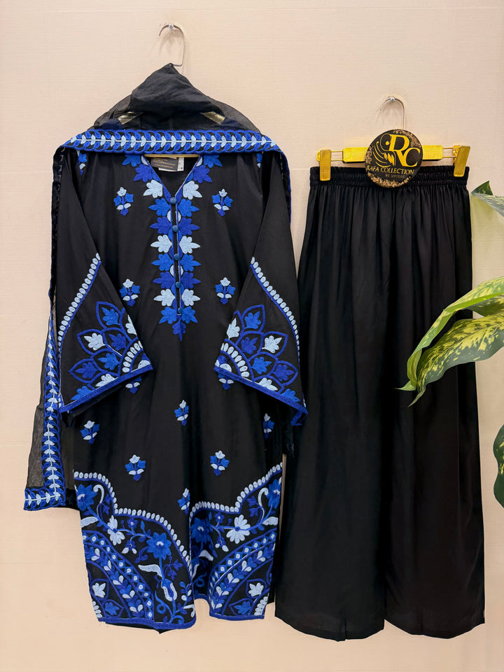 Kashmiri embroidered Pakistani suit