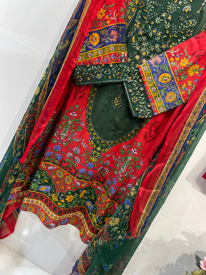 Pakistani suits 2386