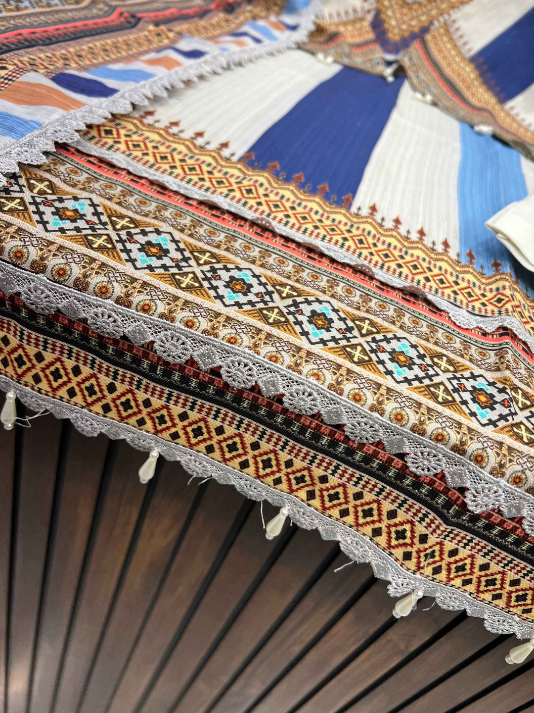 LUXURIOUS LAWN SUITS 3622