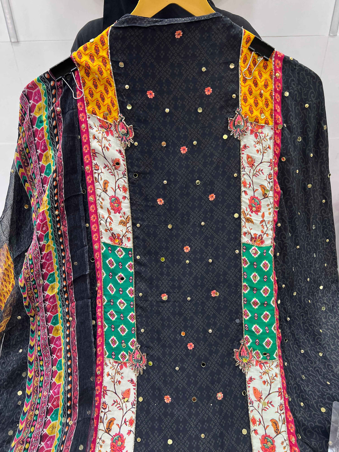 Ethnic Handwork Suits 0061