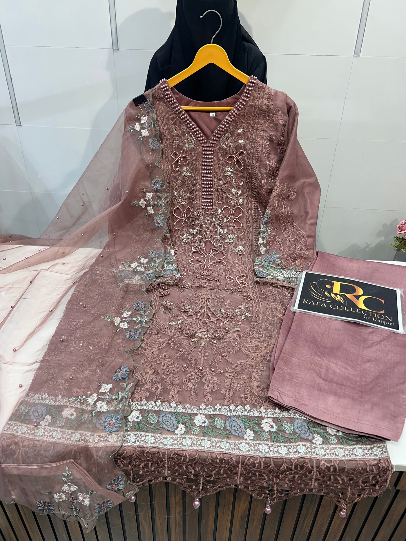 Pakistani cutwork suit 115417