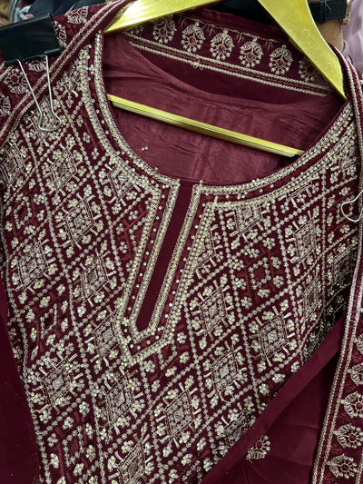 Traditional wedding attire 2819