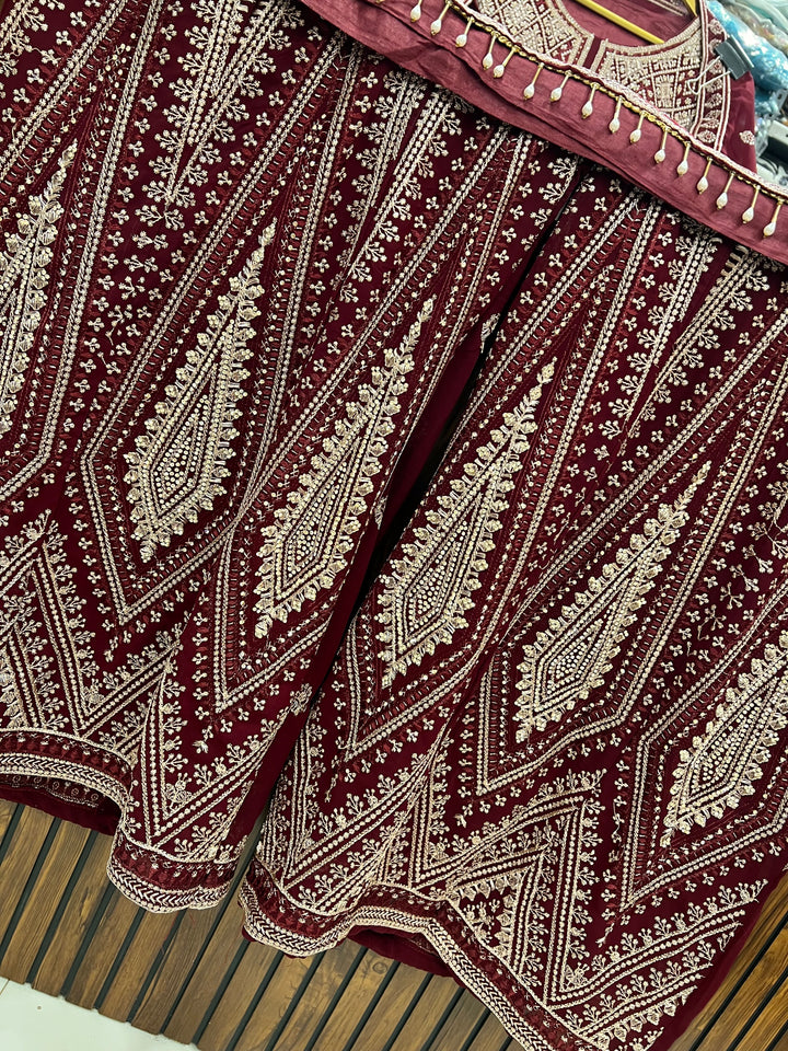 Traditional wedding attire 2819