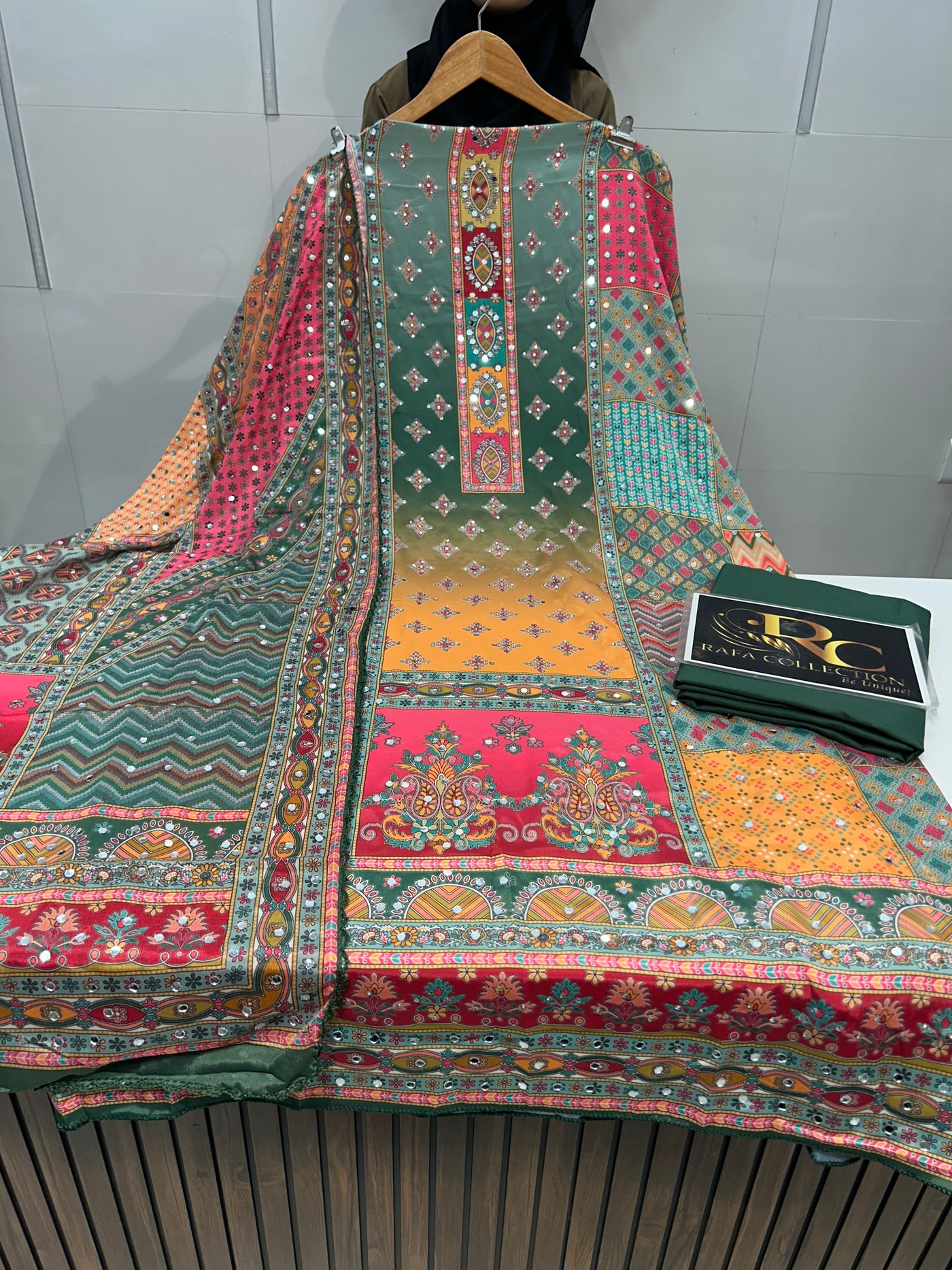 Multi colour mirror Suit 1282