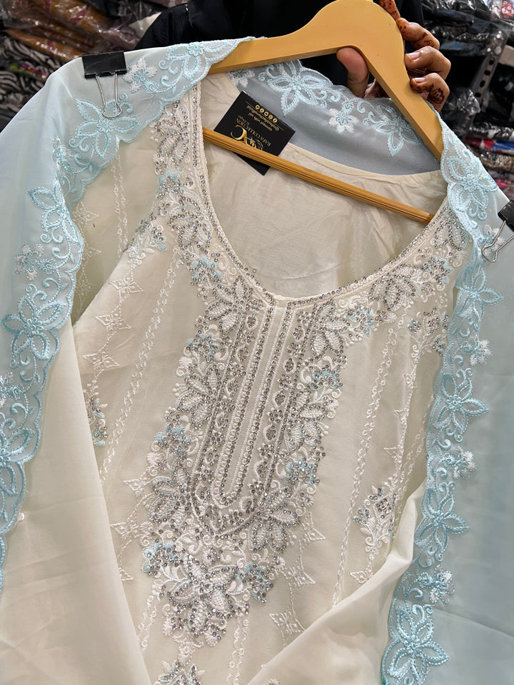 Pakistani party wear suits 2757