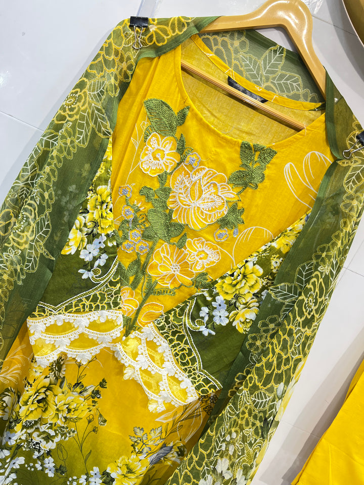 Pakistani suits 2386