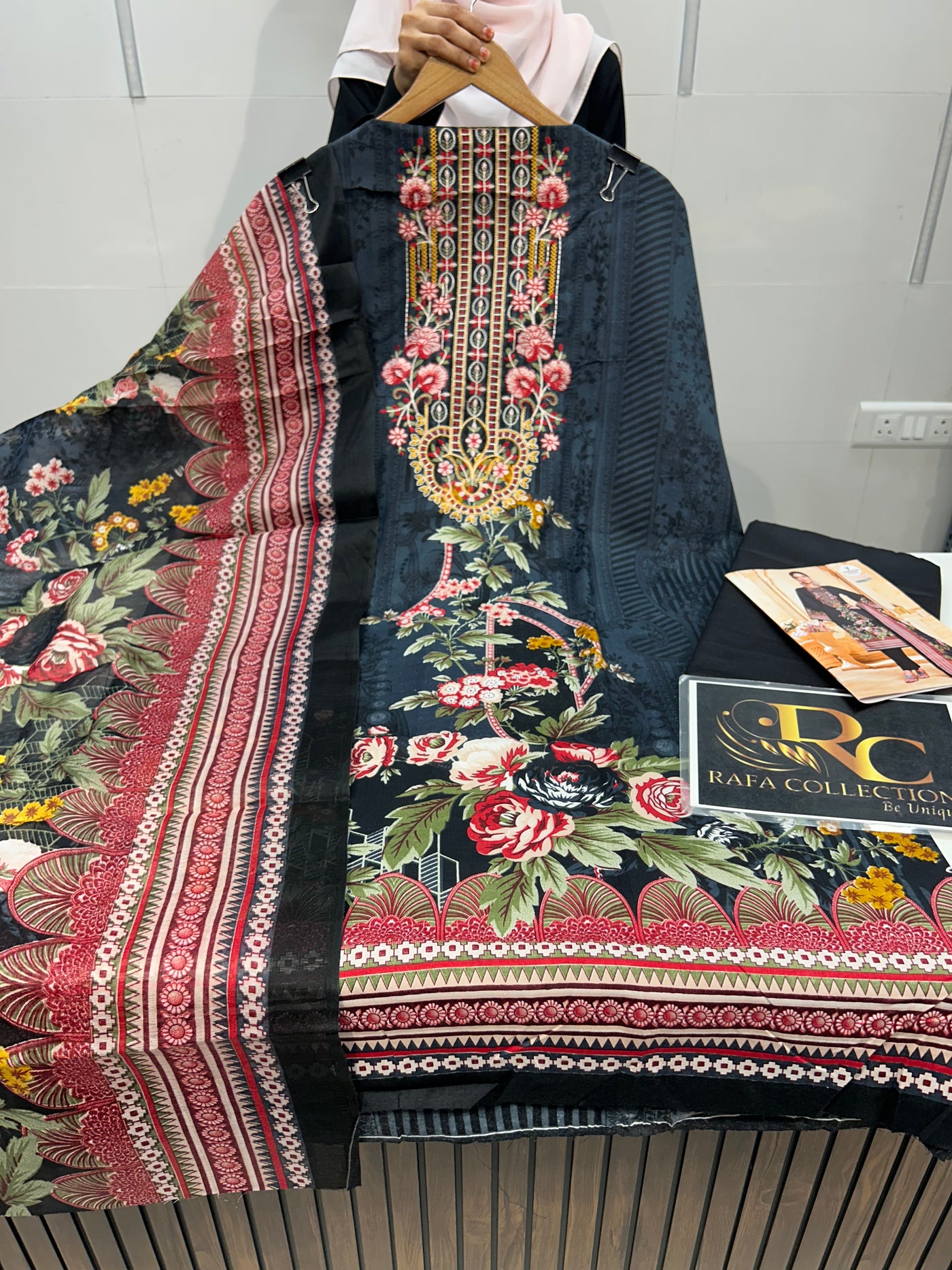 Semi Cotton embroided suit 1541