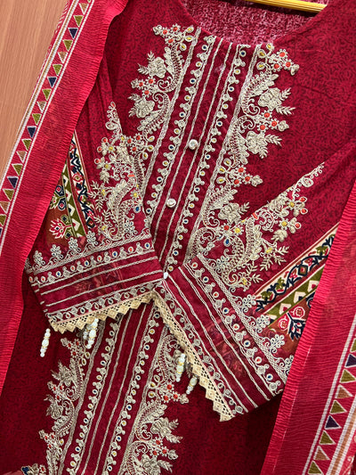 Traditional Pakistani Wear 2727