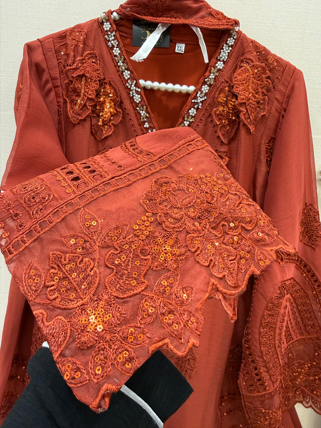 Embroidered suits 2959