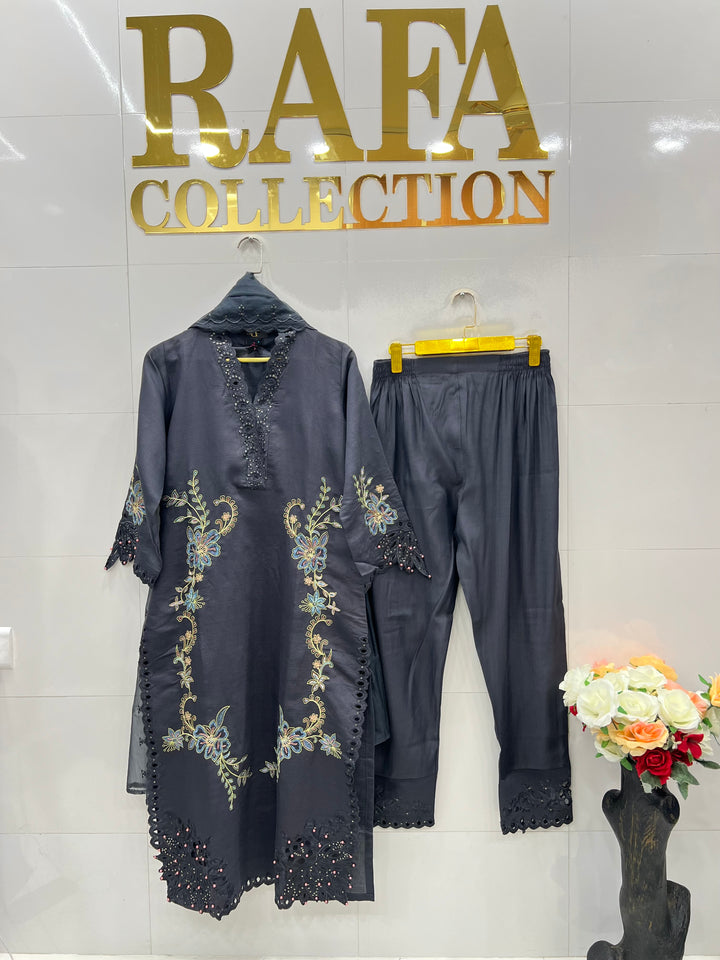 Pakistani formals suits 2828