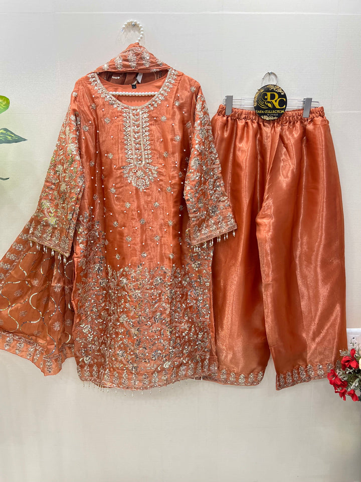 Sale Pakistani Suits