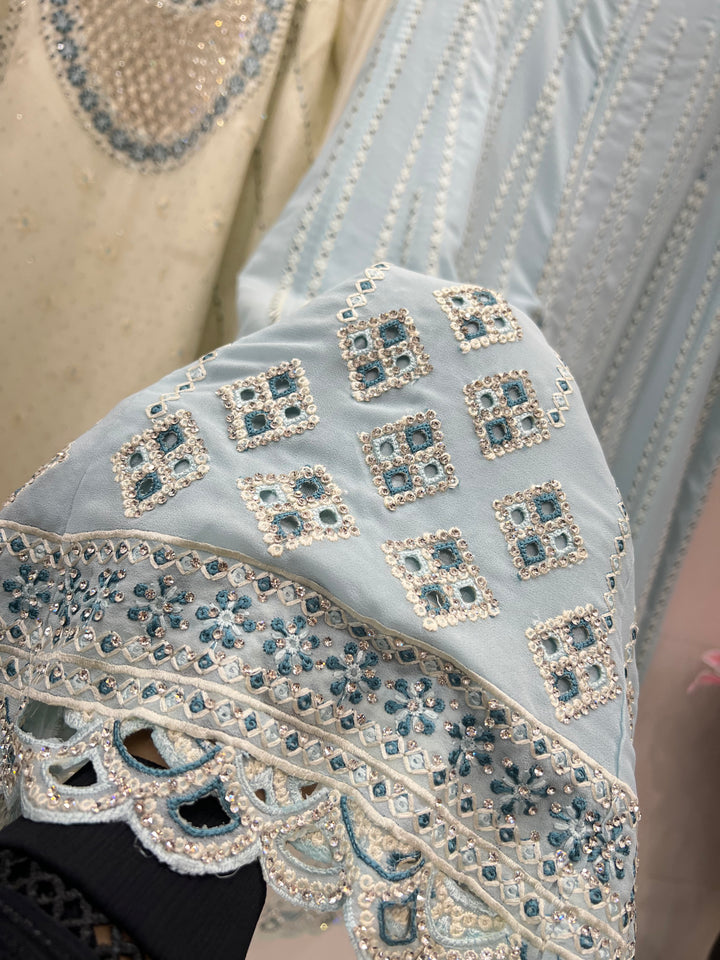 Pakistani party wear suits 17392