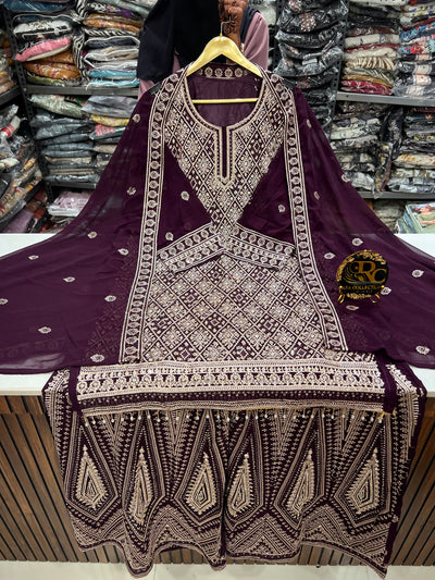 Traditional wedding attire 2819