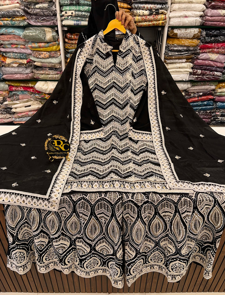 Traditional festive suit 5902