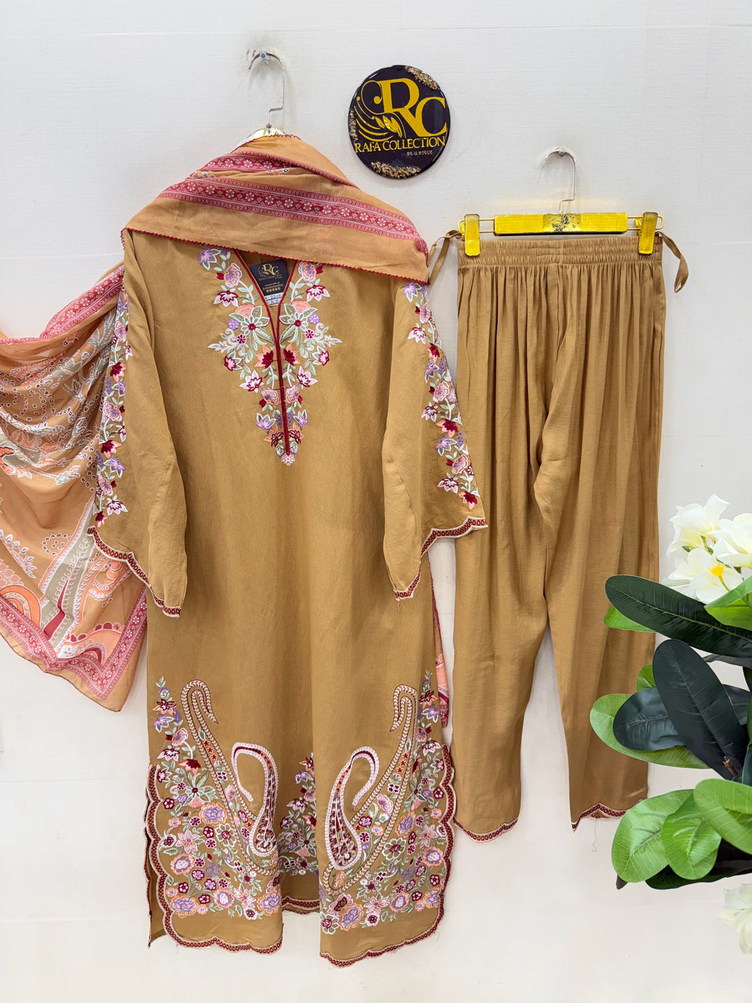 Pakistani Embroidered Suit’s