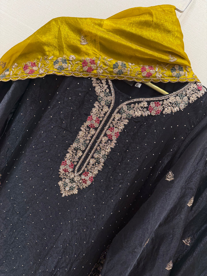 Pakistani chinnon suits 2969