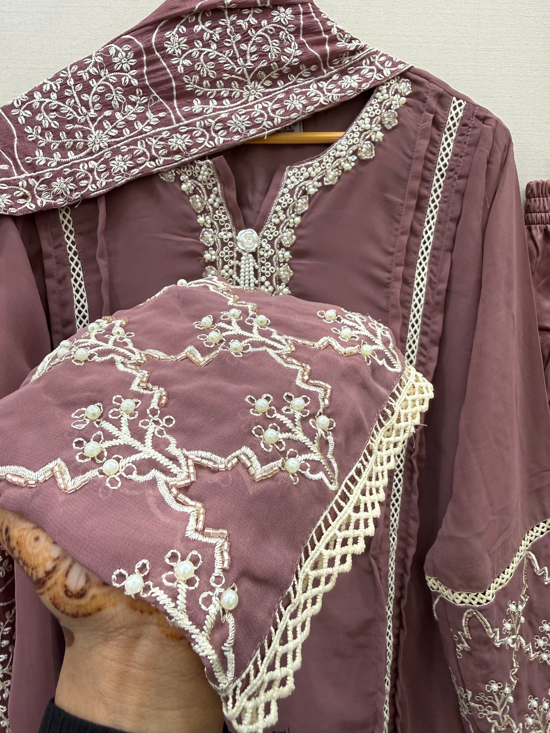 Pakistani Formal suits 4156