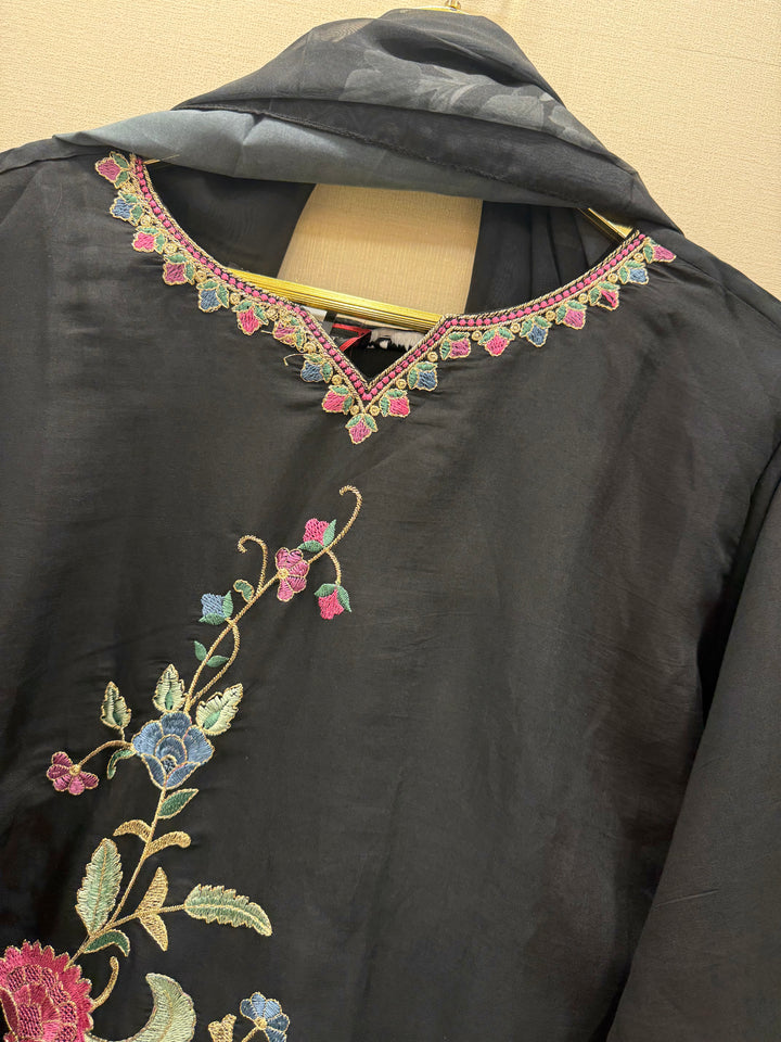 Cotton embroidered suits