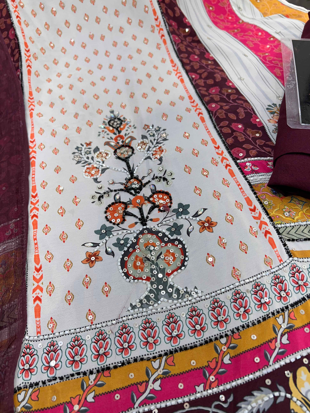 Ethnic Handwork Suits 2119