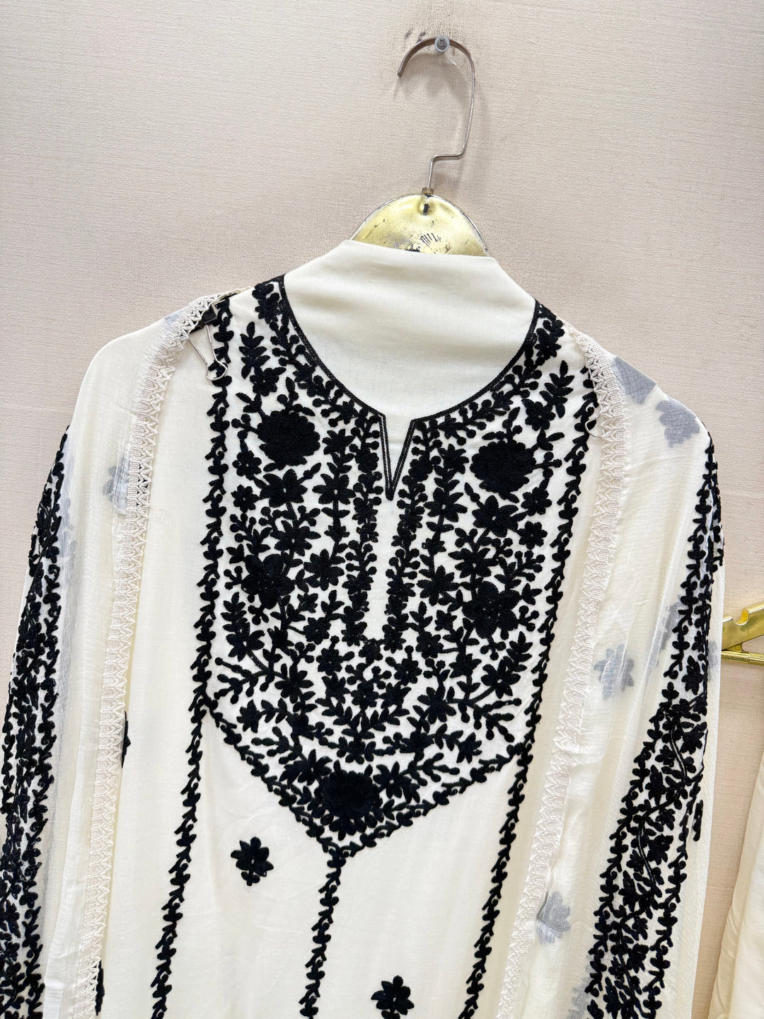 Embroidered Kashmiri Unstitched Suits
