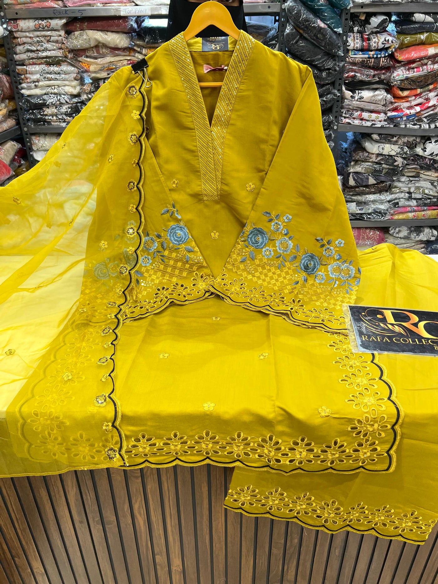 Pakistani formals suit 2648