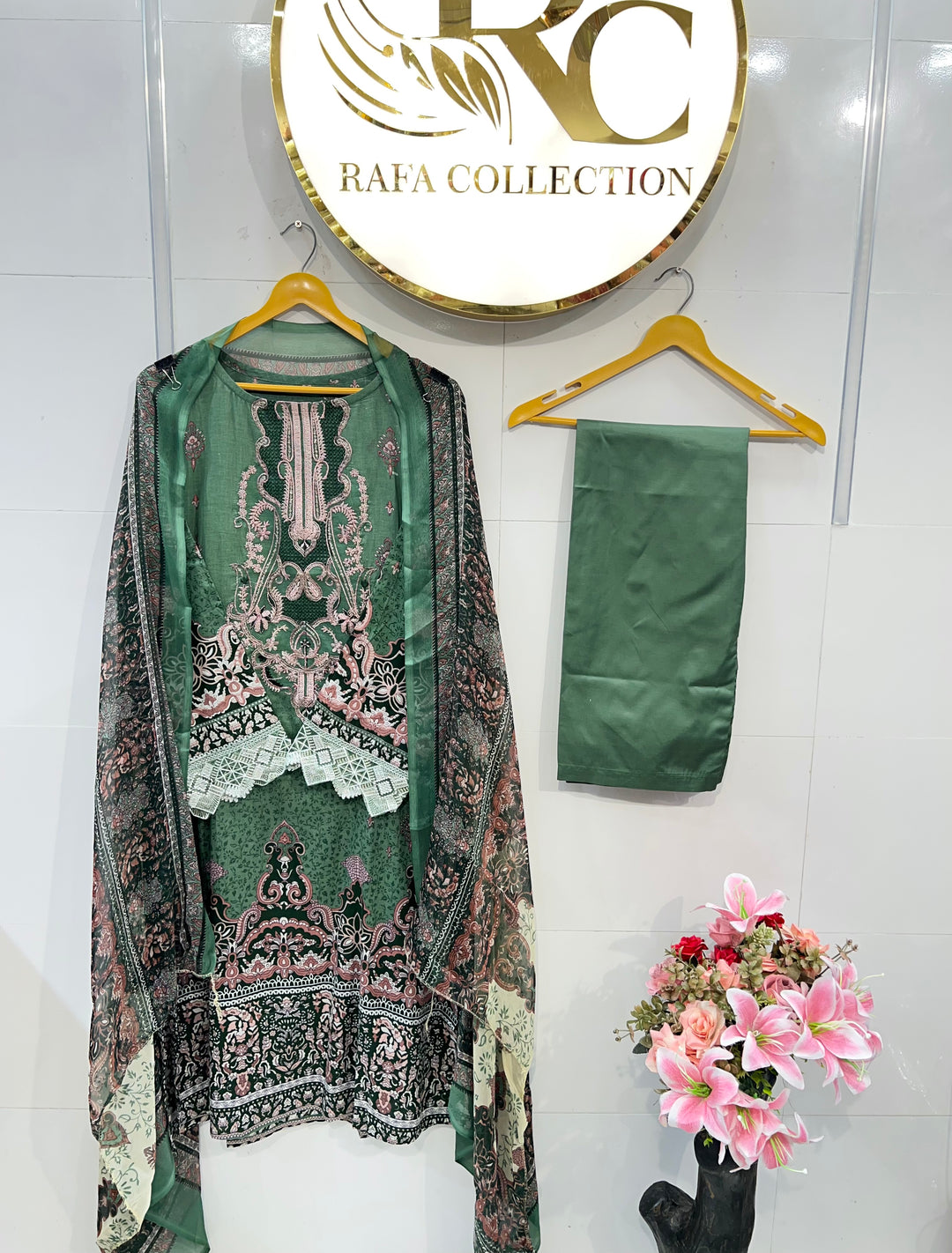 Pakistani suits 2386